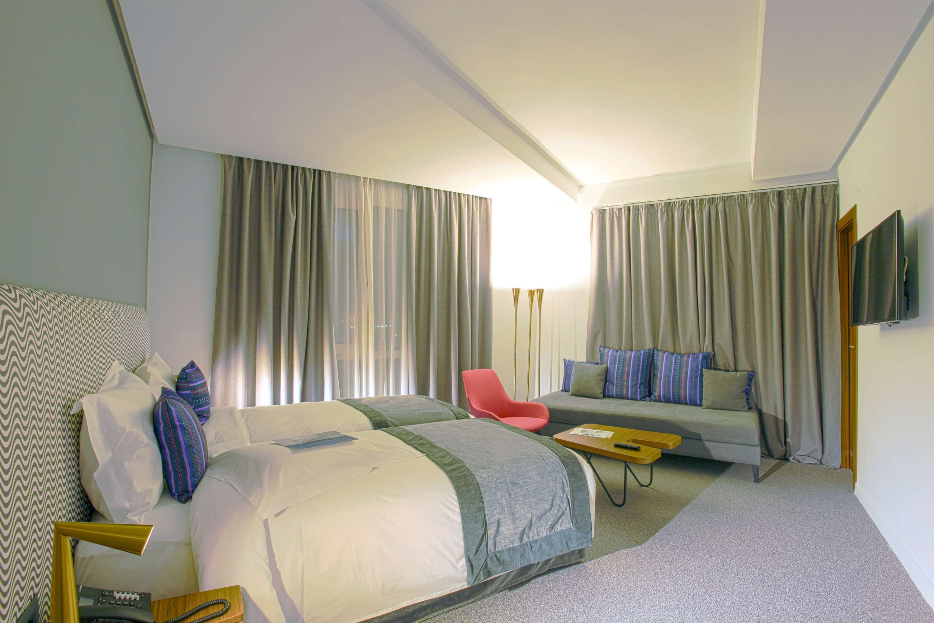 superior studio, multiple beds | 1 bedroom, minibar, individually decorated, desk