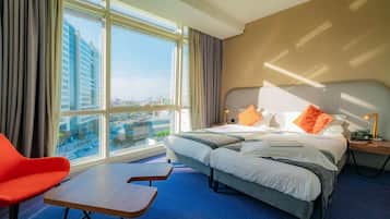 Studio, 2 Twin Beds | 1 bedroom, minibar, individually decorated, desk