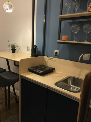Fridge, microwave, stovetop, electric kettle