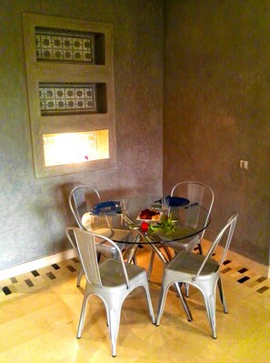 Apartment, 2 Bedrooms | In-room dining