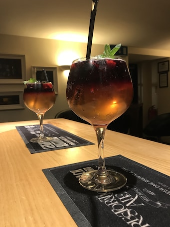 Alimentos y bebidas. The Dukes