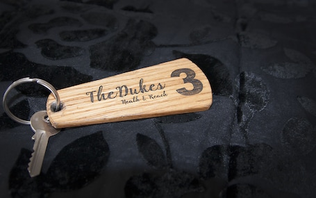 Acceso para silla de ruedas . The Dukes