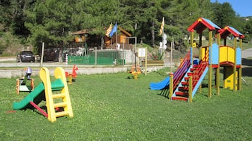 Children’s play area – outdoor
