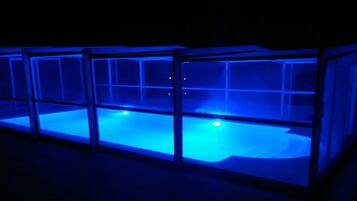 2 outdoor pools
