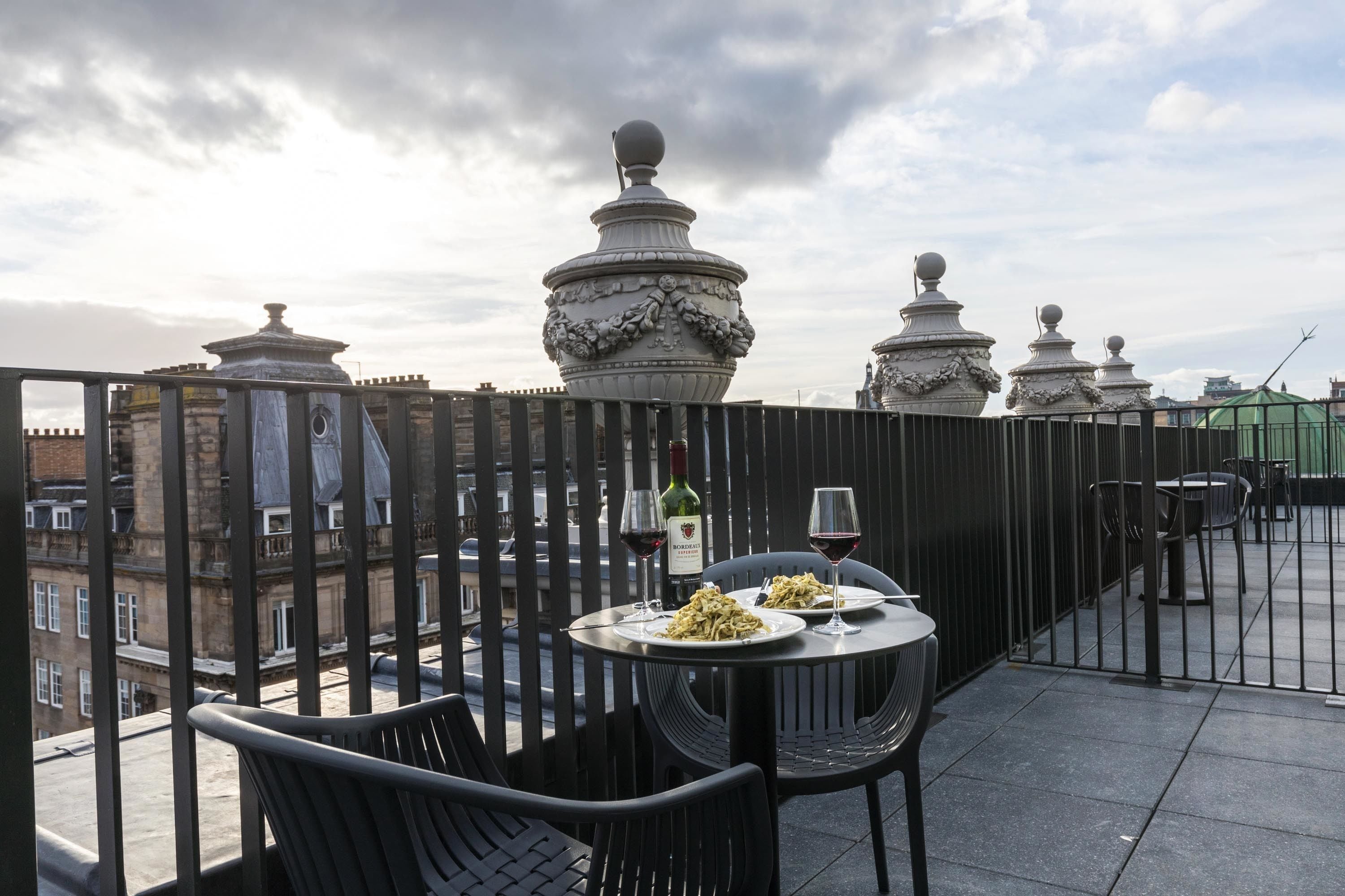 Penthouse One Bedroom | 발코니