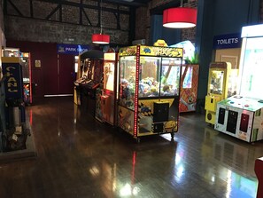 Games room - Holiday Home Arizona in Coghurst Holiday Park (Hastings)