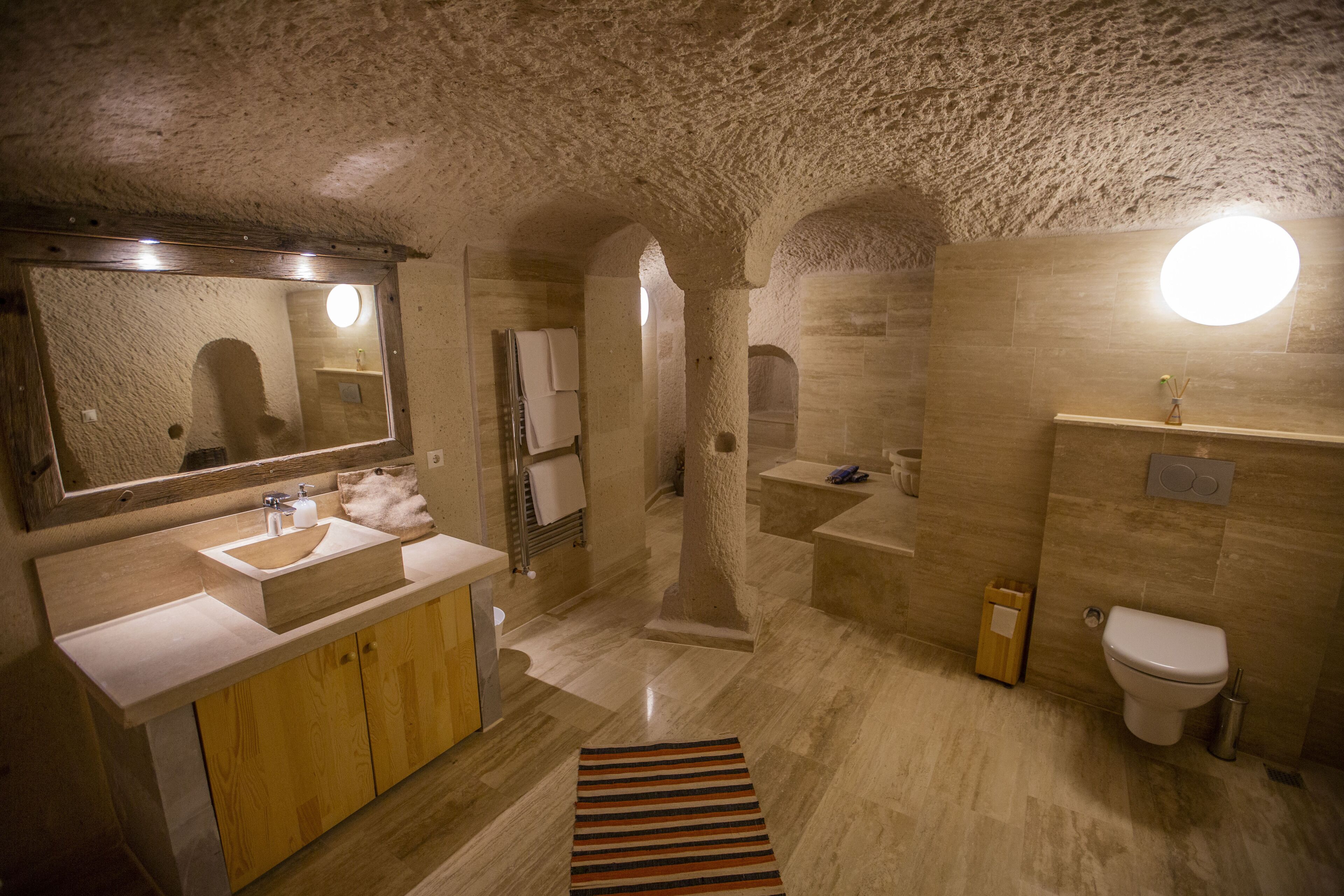 Royal Suite, 1 Bedroom | Bathroom | Shower, hydromassage showerhead, free toiletries, hair dryer