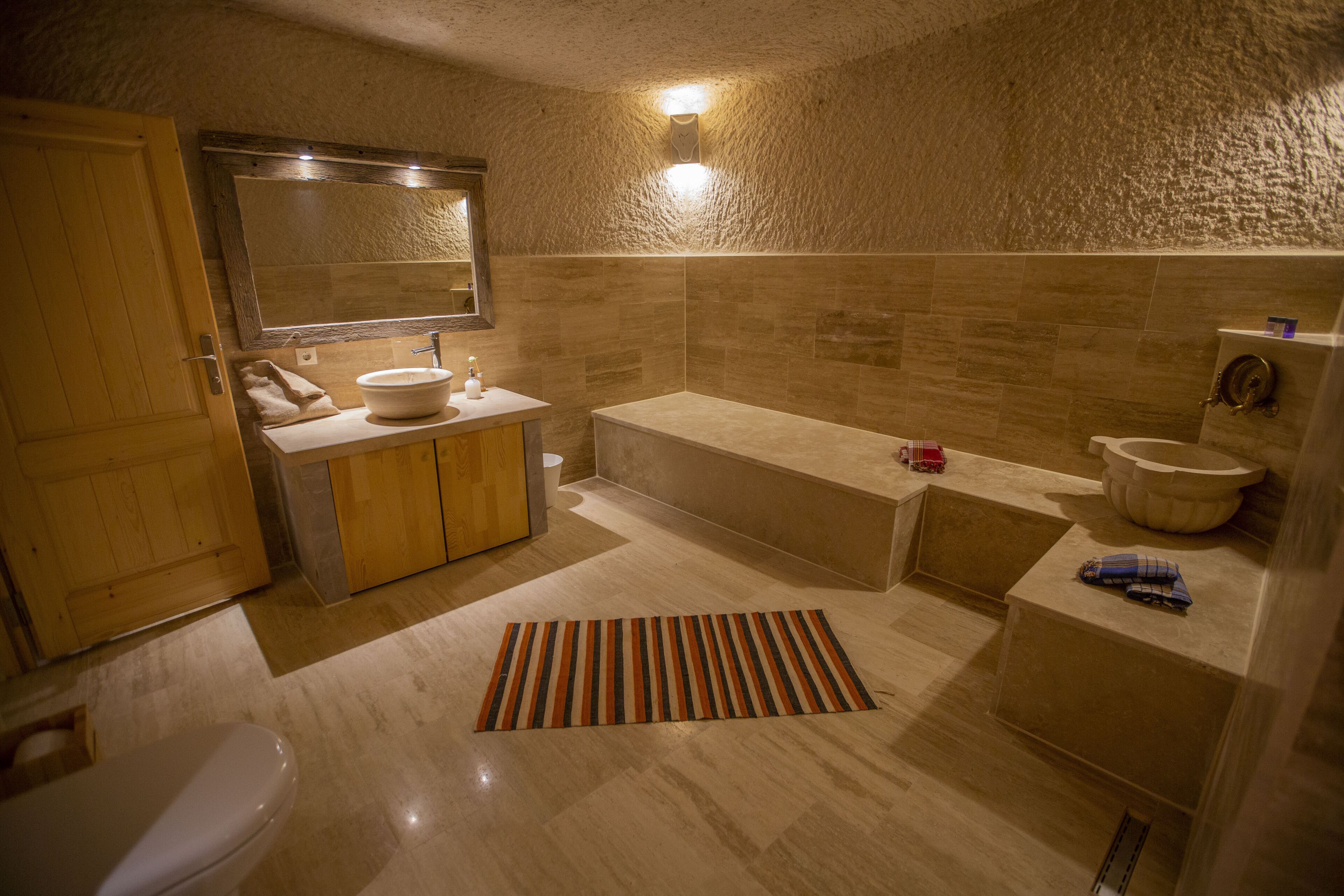 royal suite, 1 bedroom | bathroom | shower, hydromassage showerhead, free toiletries, hair dryer