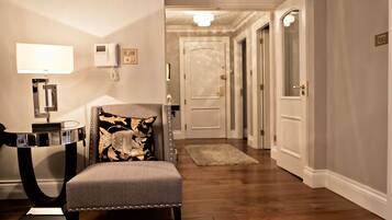 Apartment, 2 Bedrooms | Living room