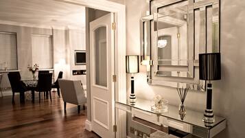 Apartment, 2 Bedrooms | Living room