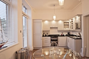 Apartment, 2 Schlafzimmer | 2 Schlafzimmer, Schreibtisch, Bügeleisen/Bügelbrett, kostenloses WLAN