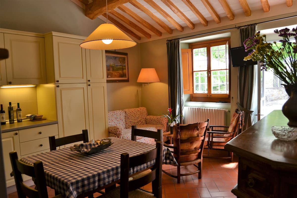 Appartement, 2 slaapkamers | Dineren op de kamer