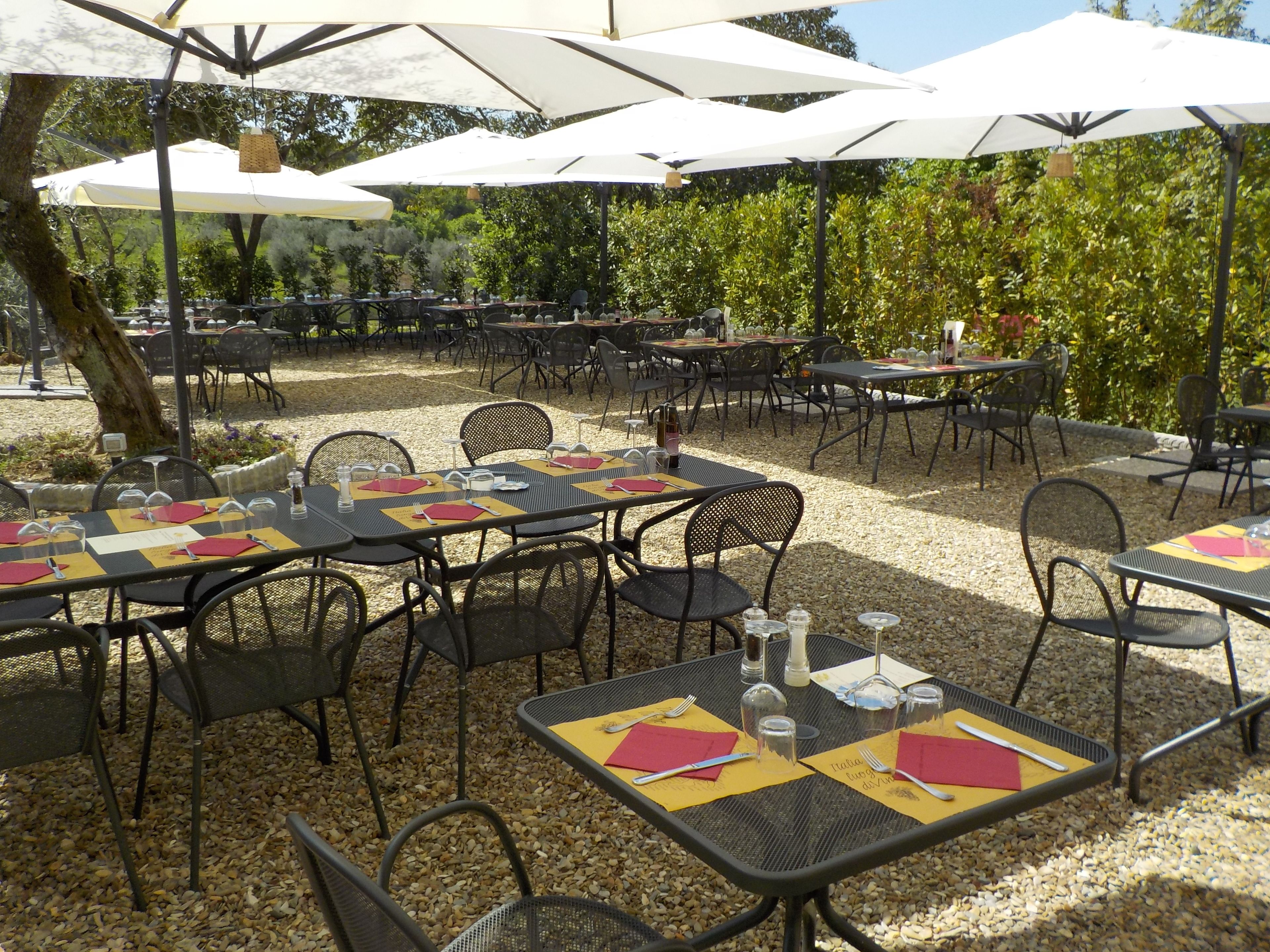 Lunch and dinner served, Italian cuisine