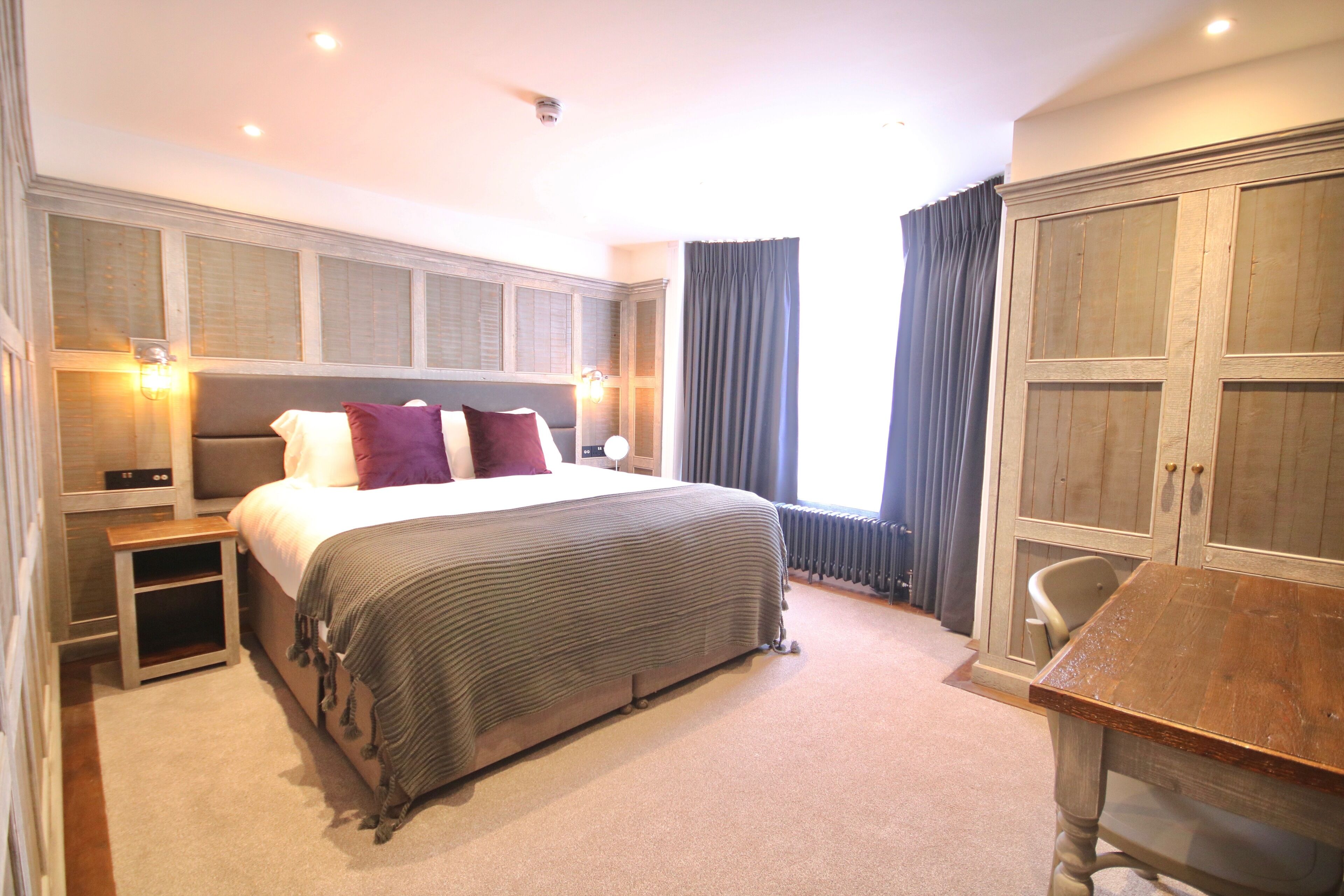 1 slaapkamer, bedden met traagschuimmatras, een kluis op de kamer