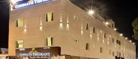 Fachada da propriedade