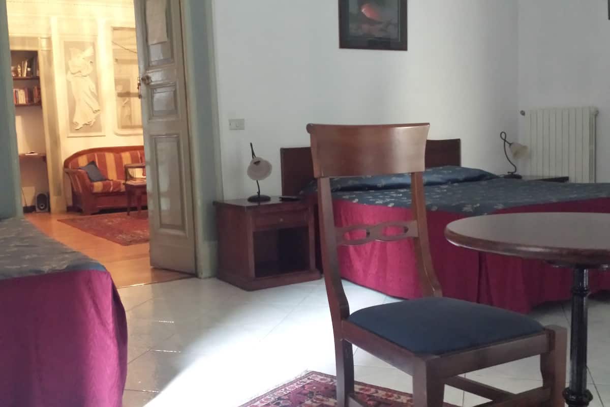 Minibar, postazione laptop, tende oscuranti, ferro/asse da stiro