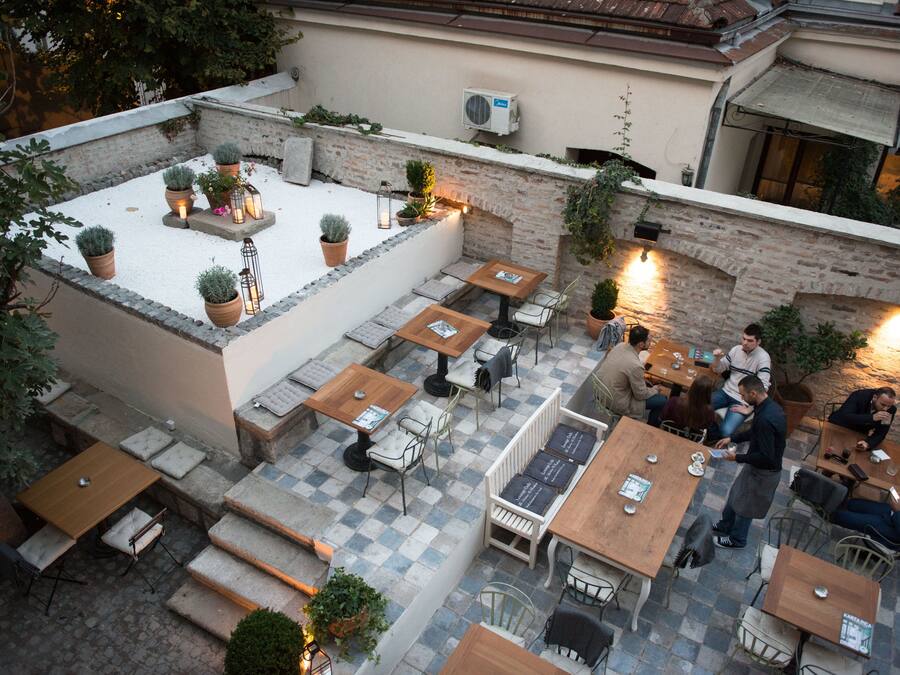 Breakfast, lunch and dinner served