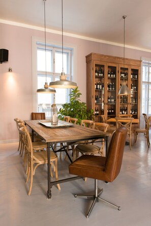 Breakfast, lunch and dinner served - Smokvica Dorćol B&B (Belgrade)