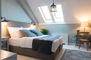Double Room, 1 Queen Bed | In-room safe, desk, blackout curtains, iron/ironing board - Smokvica Dorćol B&B (Belgrade)