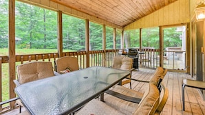 Dining - Walk to Beach: Beautiful Lake Naomi Retreat! (Pocono Pines)