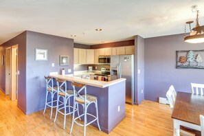 Fridge, microwave, stovetop, dishwasher - Stunning Mountain Views: Silverthorne Condo! (Silverthorne)
