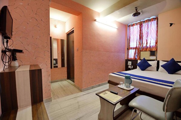 Deluxe Double Room, 1 Double Bed, Non Smoking | Rollaway beds, free WiFi - hotel abhiraj palace (Jaipur)