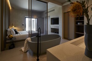 Crown ,Grand Split-level Suite with Private Pool and Outdoor Jacuzzi | 1 bedroom, premium bedding, minibar, in-room safe
