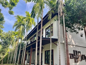 Fachada de la propiedad