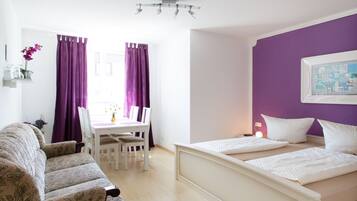 Minibar, free WiFi, bed sheets