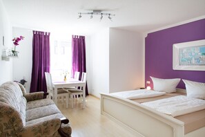 Minibar, wifi gratis y ropa de cama 