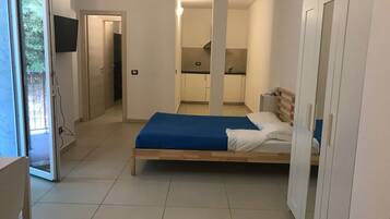 Superior Apartment, 1 Bedroom | Soundproofing, free WiFi, bed sheets