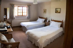 Ropa de cama de alta calidad y escritorio