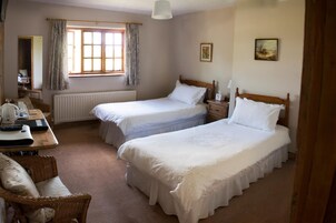 Premium bedding, desk, iron/ironing board, free WiFi