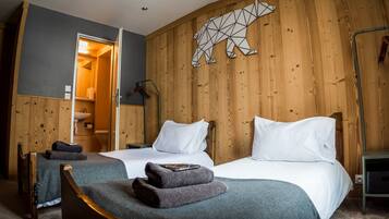 Basic Twin Room | Individually decorated, individually furnished, free WiFi, bed sheets