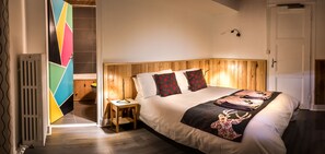Standard Double Room, 1 Bedroom, Mountain View | Individually decorated, individually furnished, free WiFi, bed sheets - The Nant (Morzine)