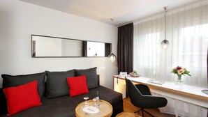 Family Suite, 2 Bedrooms, Non Smoking | Living area - Hotel Restaurant Reichsadler (Buchen)