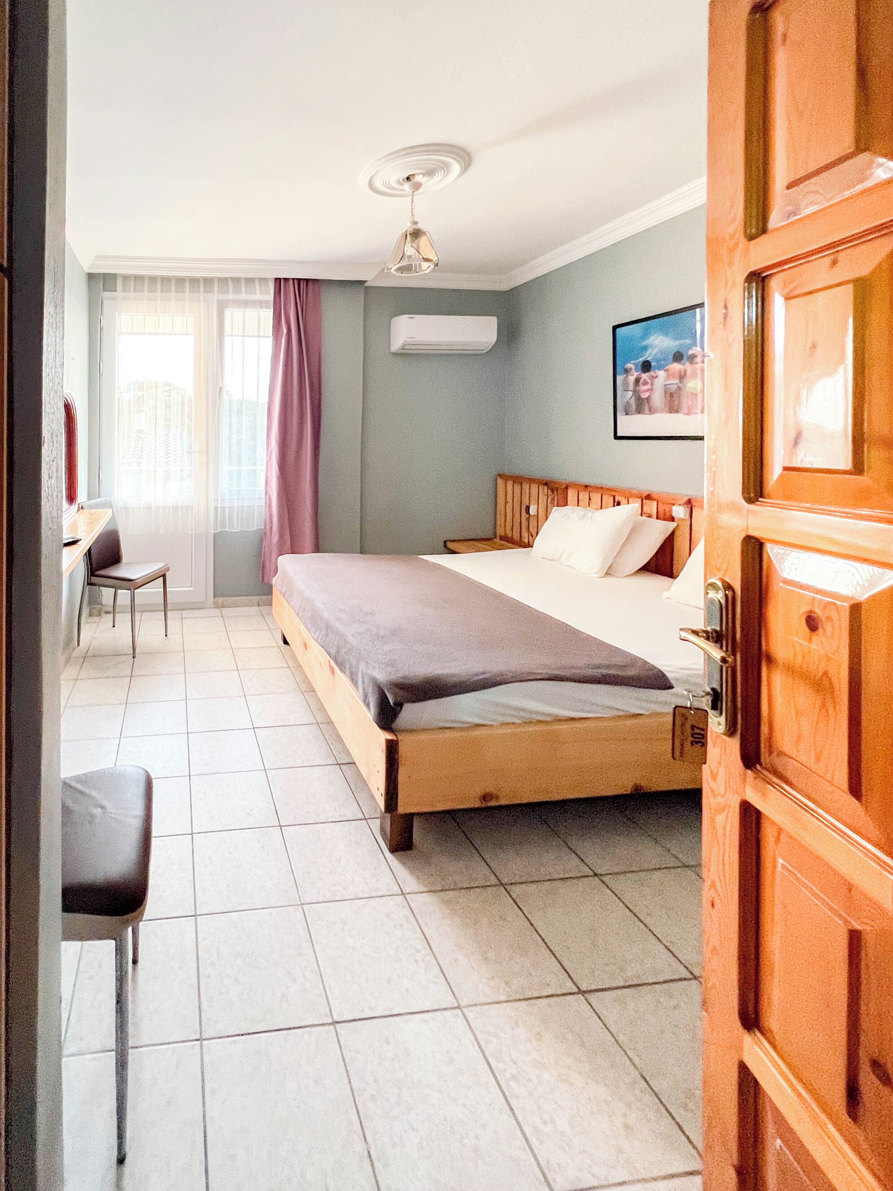 Classic Room, 1 Double Bed | Blackout curtains, soundproofing, free WiFi, bed sheets