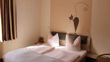 Ropa de cama hipoalergénica, decoración personalizada y escritorio
