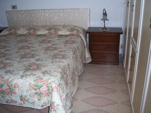 Standaard suite, privébadkamer | Een kluis op de kamer, individueel gedecoreerd, individueel gemeubileerd