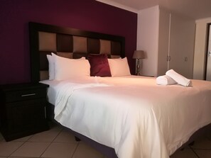 Studio Executive, 1 giường cỡ king, không hút thuốc | Bộ đồ giường cao cấp, bàn, truy cập Internet không dây miễn phí 