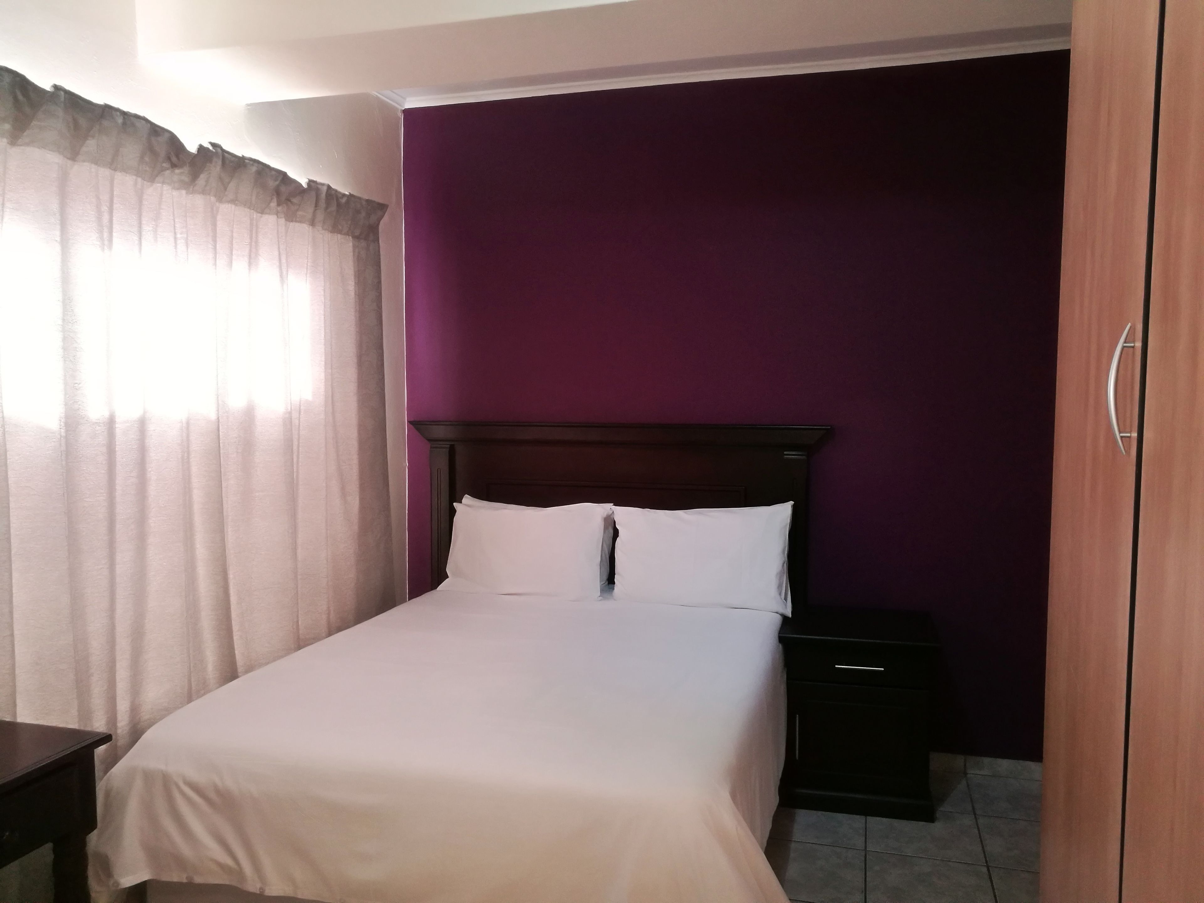 Phòng đôi Tiêu chuẩn, 1 giường đôi, không hút thuốc | Bộ đồ giường cao cấp, bàn, truy cập Internet không dây miễn phí 