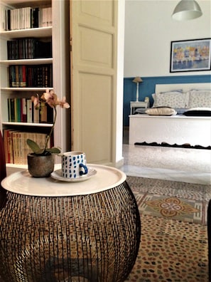 Superior Room, Balcony | Minibar, desk, iron/ironing board, free cots/infant beds - A Casa di Amelie (Palermo)
