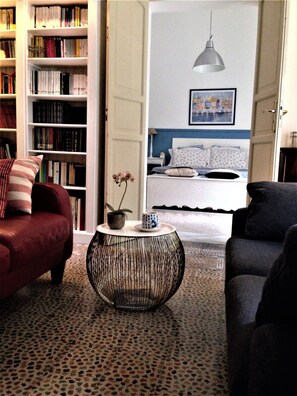 ห้องซูพีเรีย, ระเบียง | มินิบาร์, โต๊ะทำงาน, เตารีด/โต๊ะรีดผ้า, เปล/เตียงเด็กอ่อน (ฟรี)