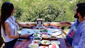 Food and drink - Mengen Cam Pinari Doga Evleri & Restaurant (Mengen)