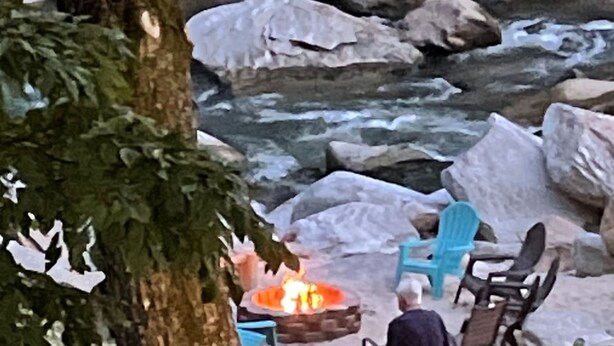 Free WiFi, bed sheets - Evening Shade River Lodge and Cabins (Chimney Rock)
