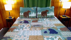 Comfort Double Room, 1 Queen Bed, Balcony, River View - Evening Shade River Lodge and Cabins (Chimney Rock)