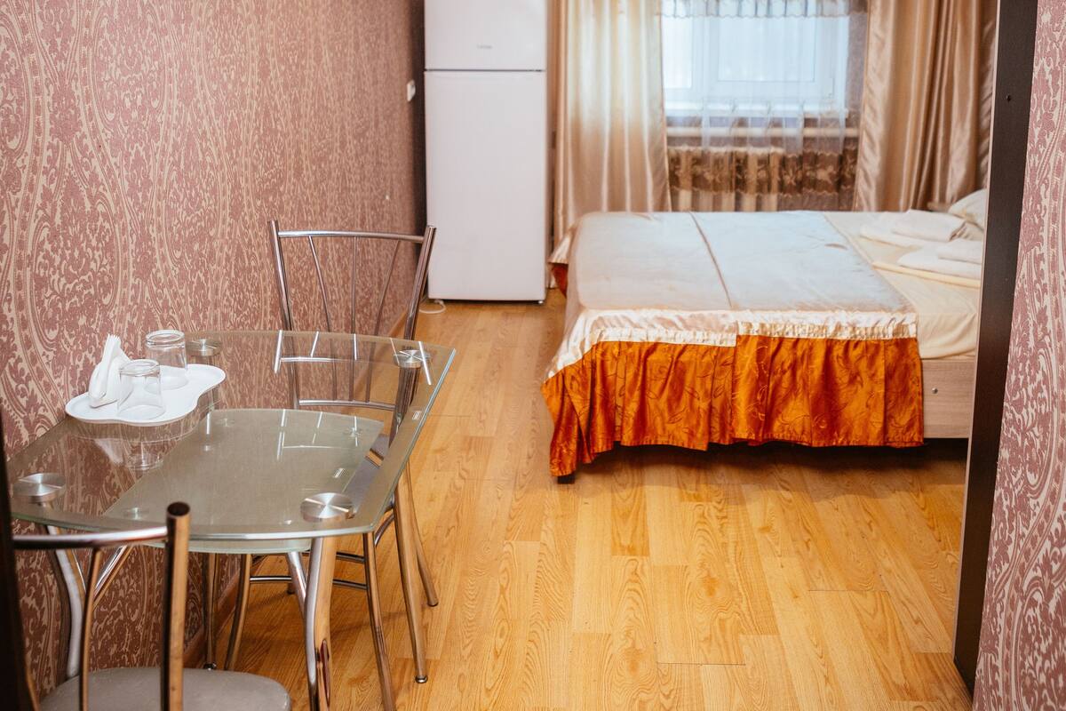 1 bedroom, in-room safe, iron/ironing board, free WiFi