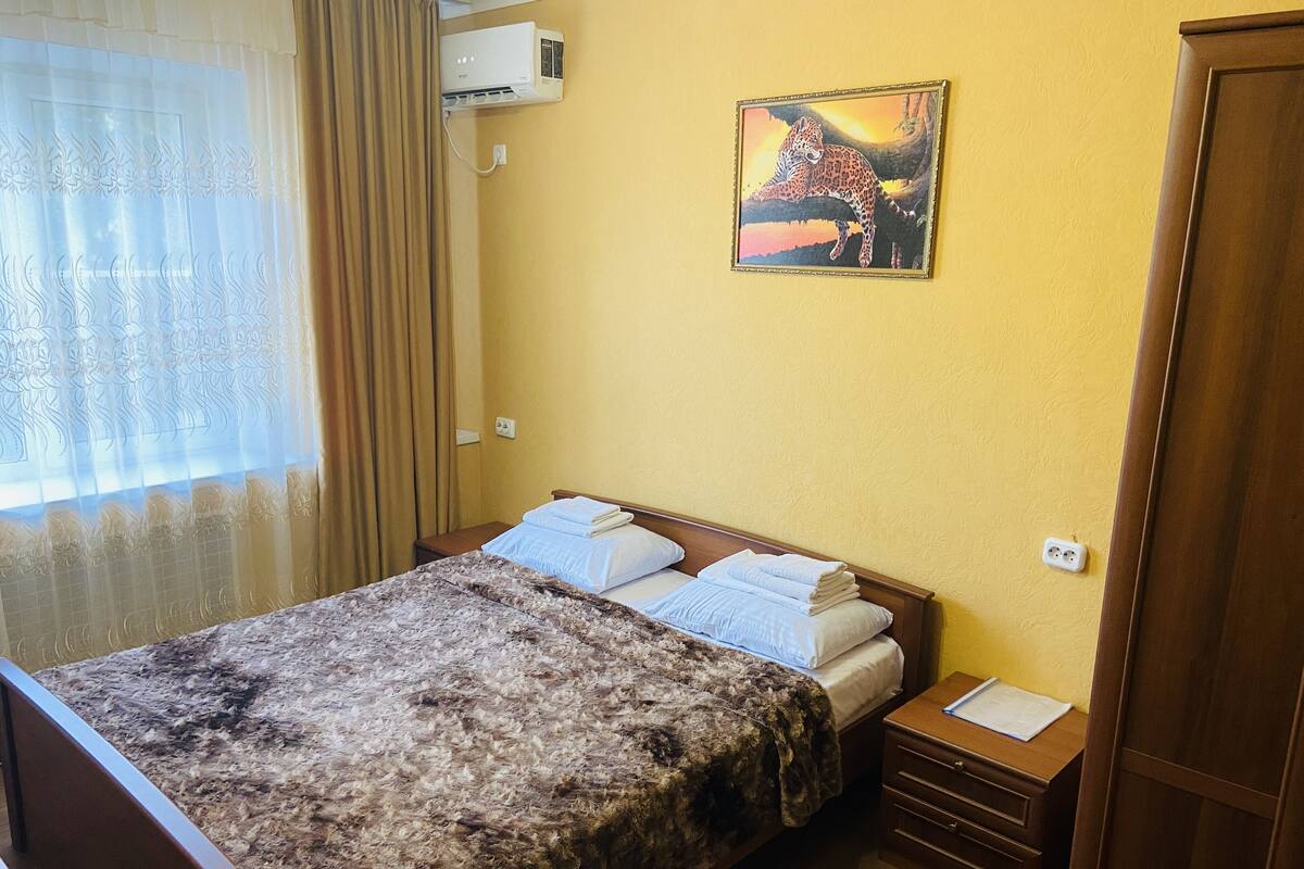 1 bedroom, in-room safe, iron/ironing board, free WiFi