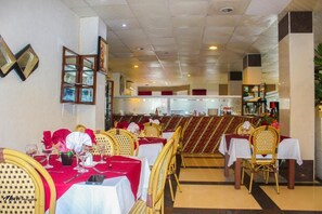 Breakfast, lunch and dinner served  - New Rivoli Hotel Benin (Cotonou)