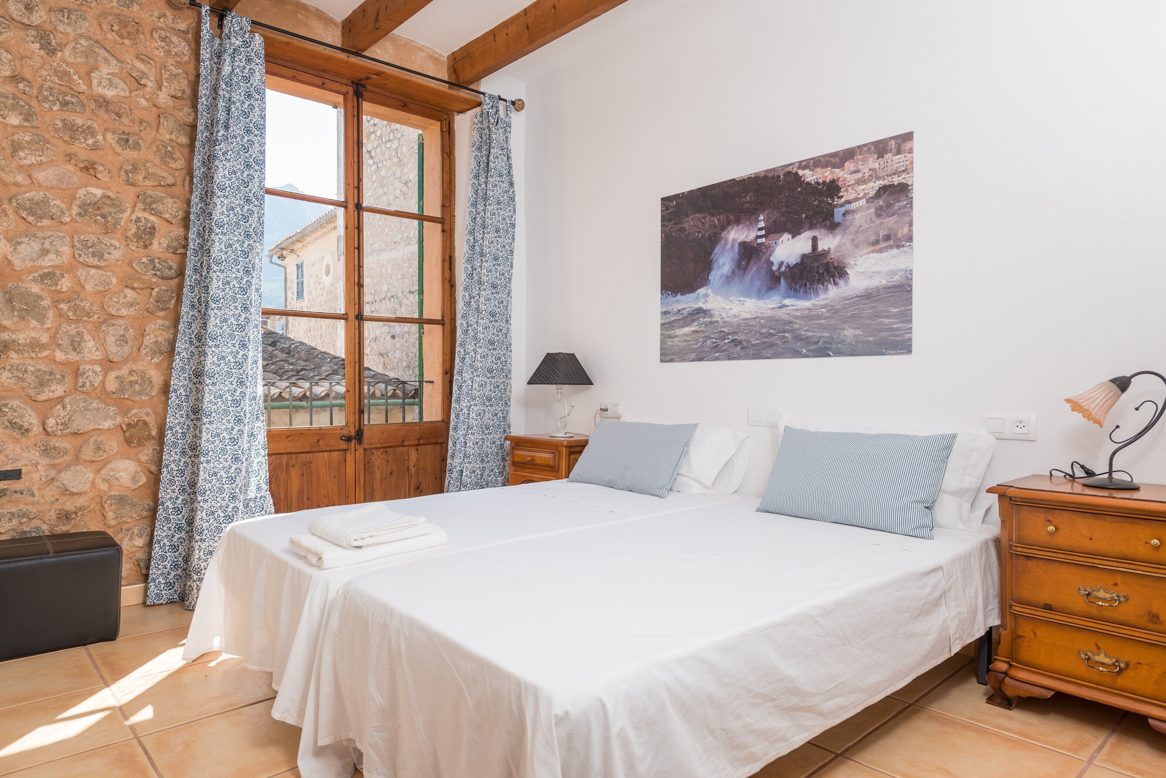 3 dormitorios, tabla de planchar con plancha, wifi gratis y ropa de cama